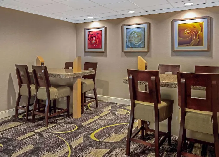 La Quinta By Wyndham Naples East
