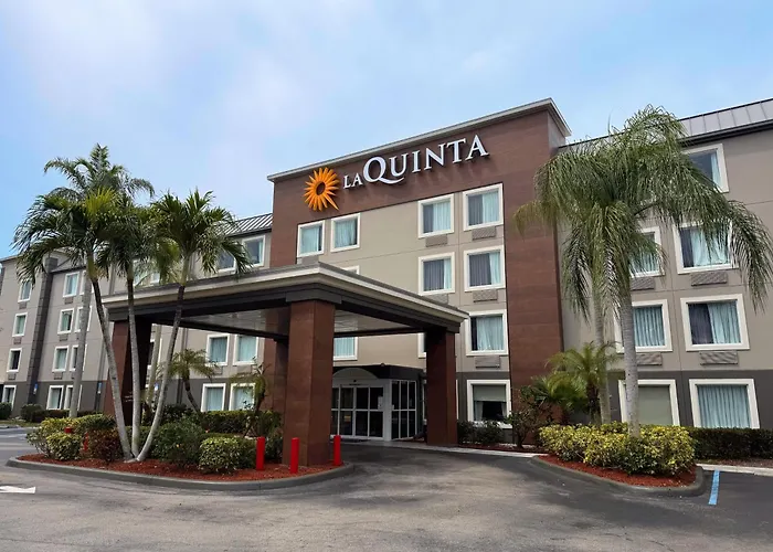 La Quinta By Wyndham Naples East