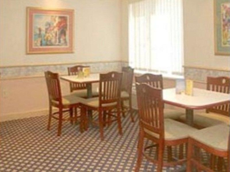 Hotel La Quinta By Wyndham Naples East Golden Gate